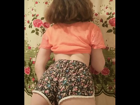 ❤️ Сексуальная юная малышка делает стриптиз снимая свои шортики на камеру ❤️ Секс ролики на pornohdmega.ru
